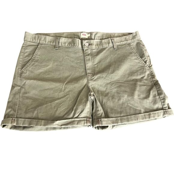 Levi's Green Bermuda Shorts Classic Cotton Casual size 34 - Picture 1 of 7